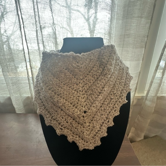 Crochet bandana - Picture 3 of 3